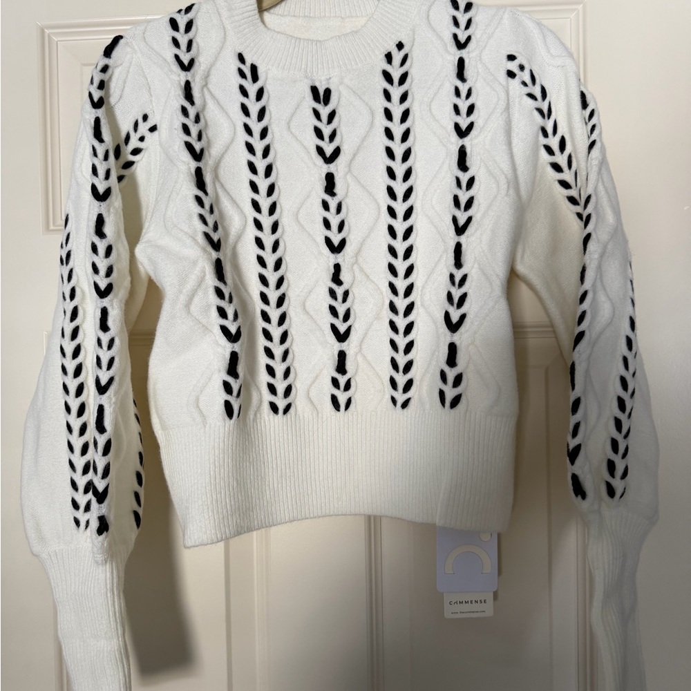 NWT Commense White and Black Knit Women's Sweater